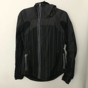 *price drop* Lululemon Jacket Windbreaker with Hood Size 4